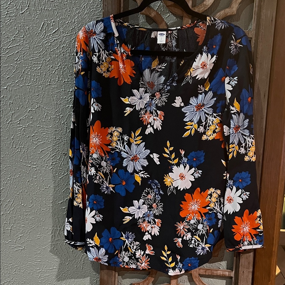 Floral V-Neck Blouse